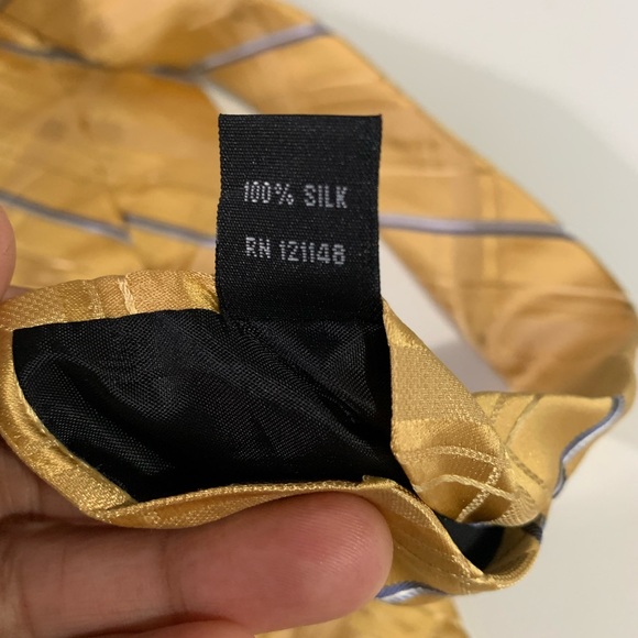 Michael Kors silk tie. - Picture 3 of 3